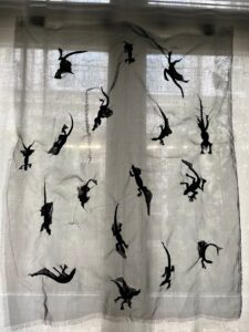 Maria Arendt, Rain of Lizards, 100x90cm, embriodery on organza, 2025